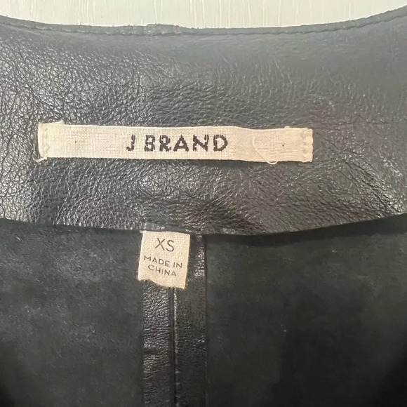 J BRAND V-neck 100% Leather Top‎ - Picture 4 of 6